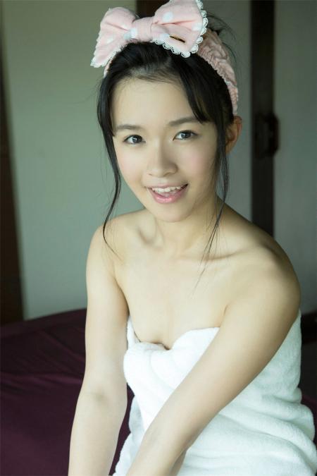 日本美少女百川晴香笑容迷人泳衣旅拍写真