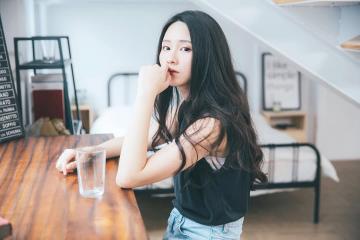 小清新极品校花美女罗珮恩比基尼性感诱人福利写真
