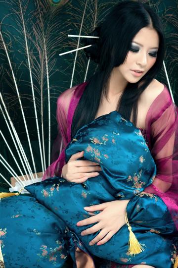 高清美女 | 艳翎香