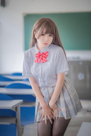 B站萌妹子主播@白金Saki - 黑丝