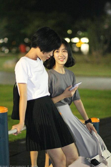 约拍美少女，两人的户外写真