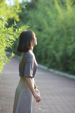 约拍美少女，两人的户外写真