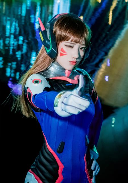 슈퍼마켓(Supermarket) 美女Cosplay守望先锋 D.Va