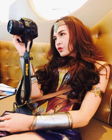 泰国美女Pichyada cosplay 可爱版神奇女侠 比正版更惹人喜欢
