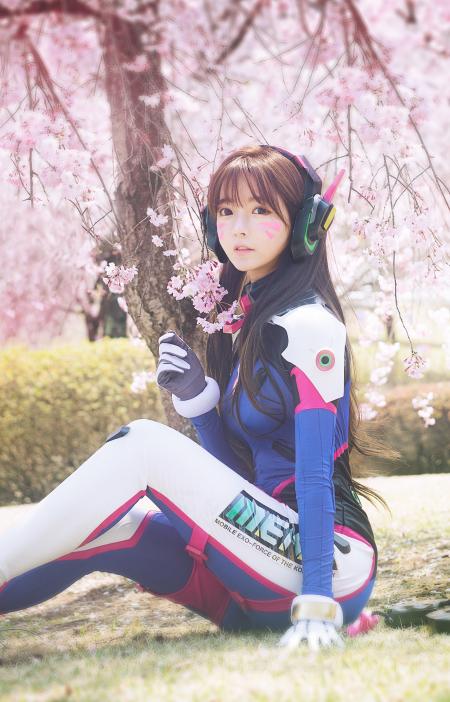 樱花树下的的D.va 美女Cosplay