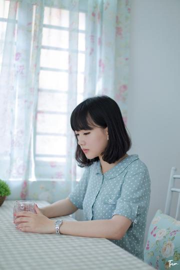 短发女孩私房写真