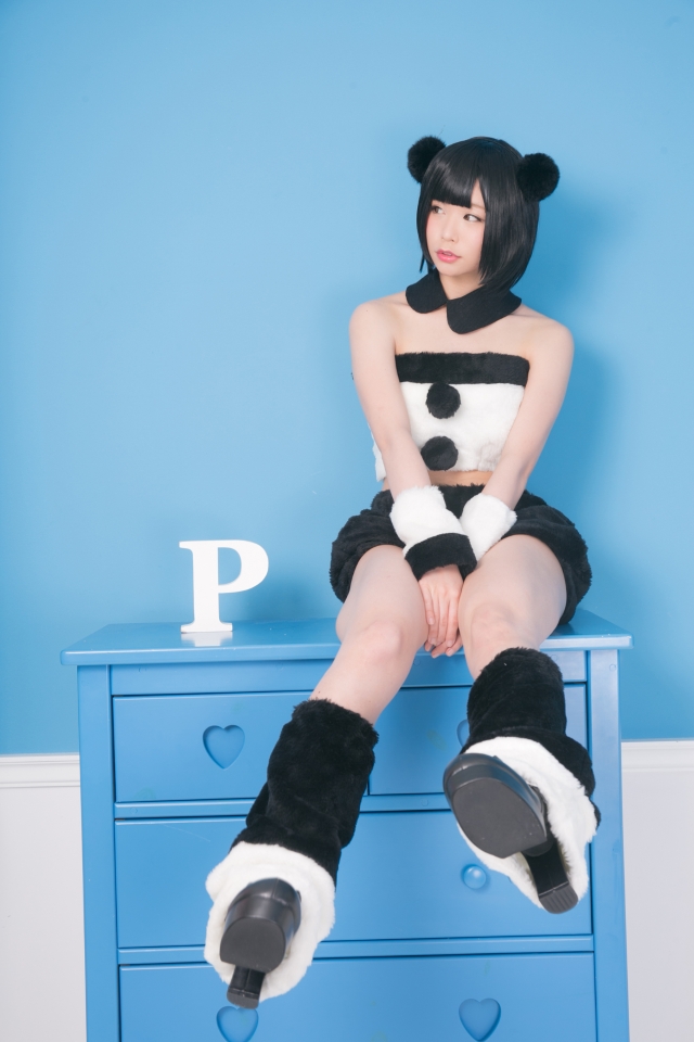 娇滴滴的熊猫娘 Cosplay Panda Girl