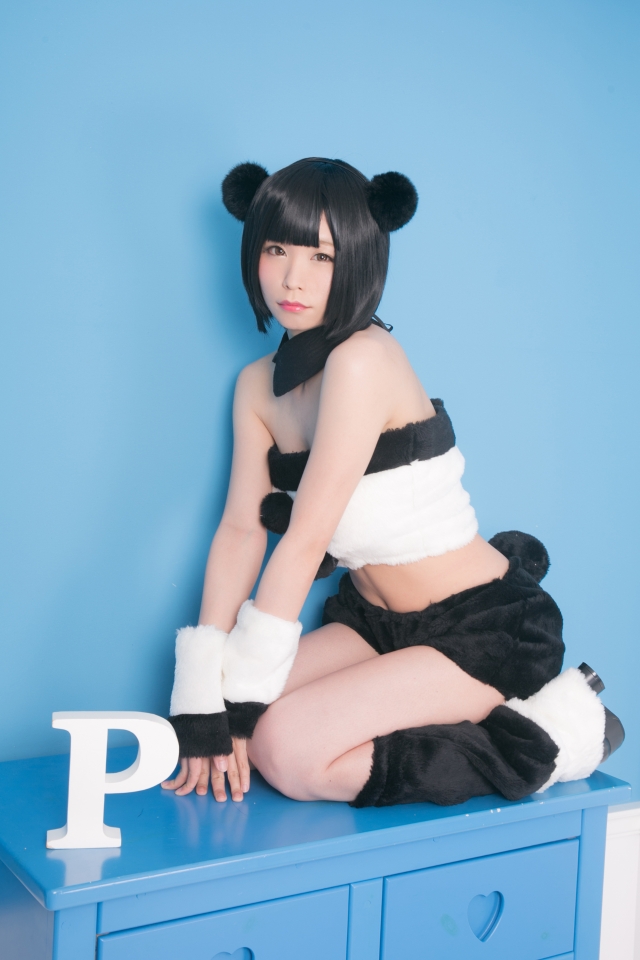 娇滴滴的熊猫娘 Cosplay Panda Girl