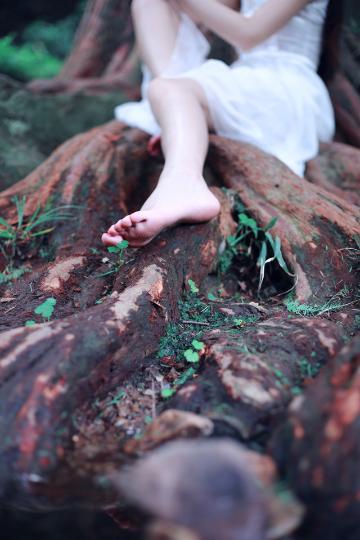 纯白少女光脚丫摄影写真