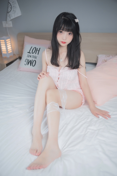 小美女私房睡衣写真