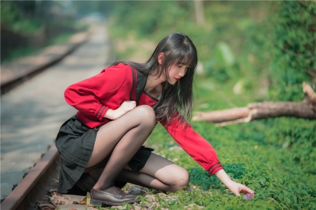 火车轨上的红色JK少女