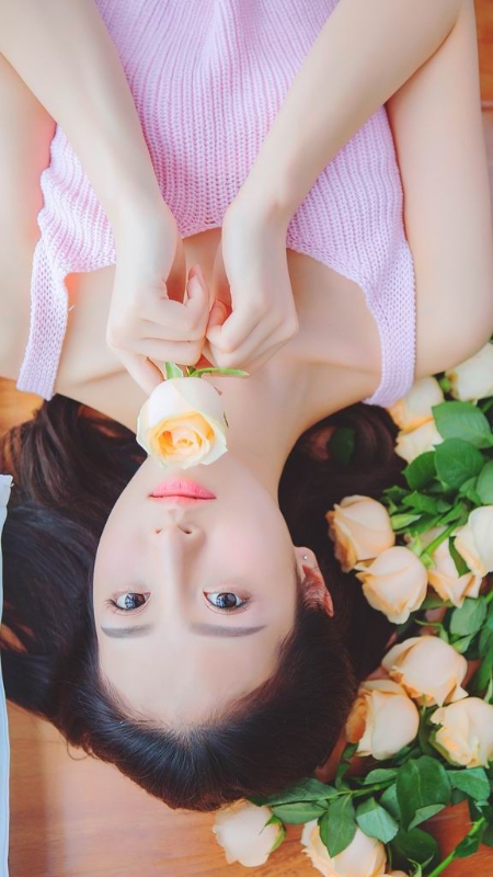 甜美的花裙子，朦胧的美