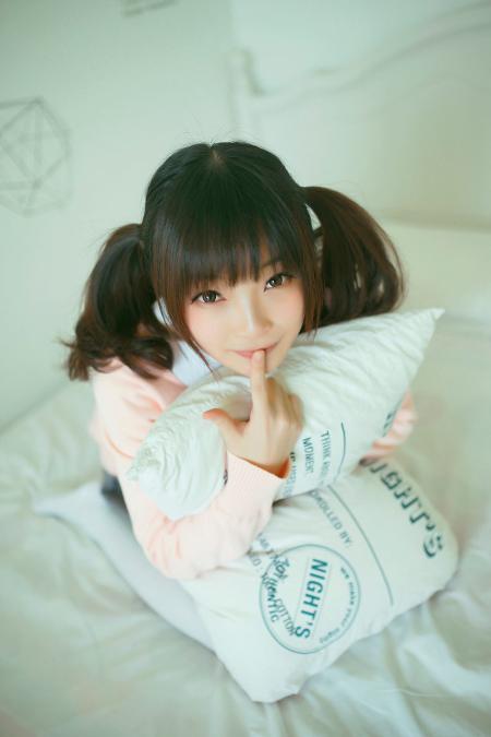 萌翻了的双马尾小萝莉