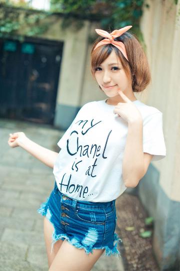 清纯短裤学生美女图片