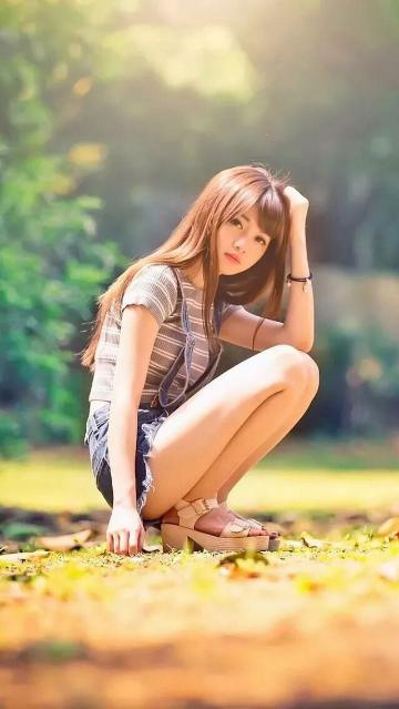 清纯短裤学生美女图片