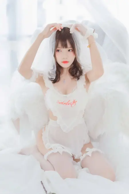 樱桃喵白色围裙