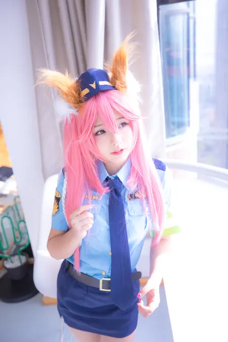 神楽阪真冬 警官玉藻前