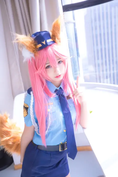 神楽阪真冬 警官玉藻前