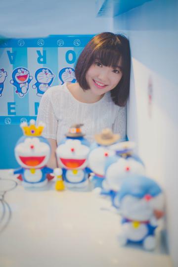 甜美可爱短发少女童心未眠写真
