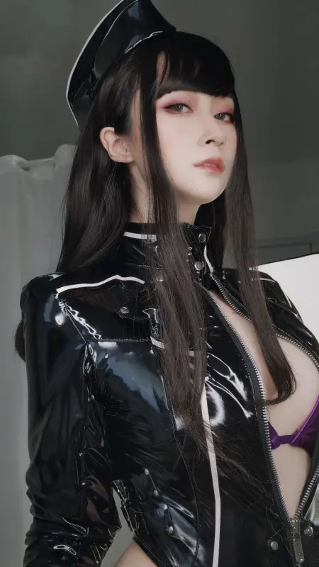 白银 性感通讯官