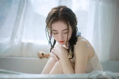 浴中的性感天使女孩