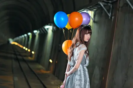 空灵系可爱童真气球美少女Q比