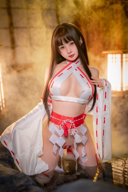 桜井宁宁 Sakurai Ningning - Holy Miko Cosplay 巫女