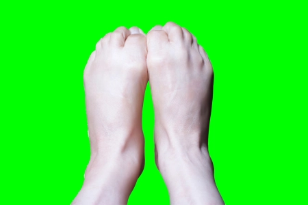 自拍裸足美足的诱惑 [13P]