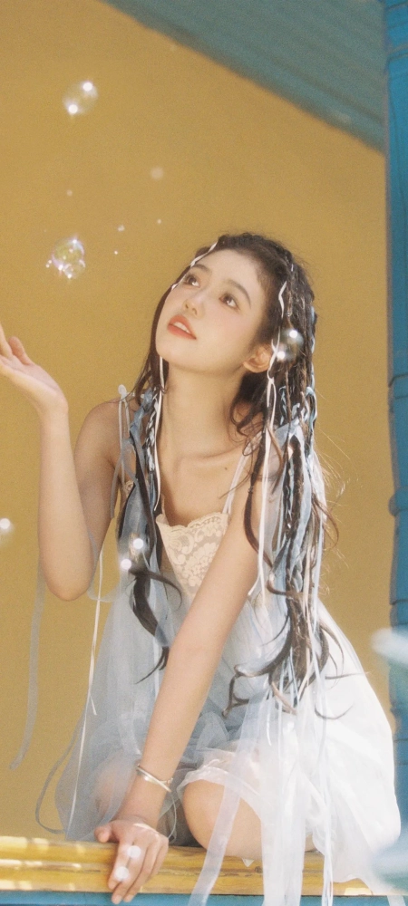 漂亮的美女全面屏手机壁纸2