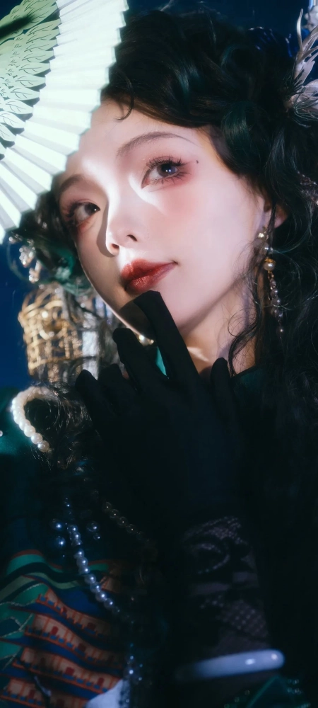 漂亮的美女全面屏手机壁纸3