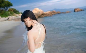 夏日海滩甜美长发美女比基尼露背清纯唯美写真