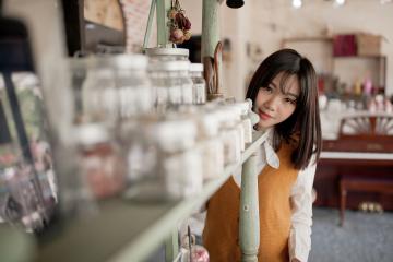 闺房里的美女萝莉