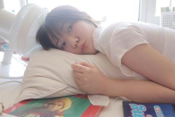 日本美女白色短袖情趣诱惑写真