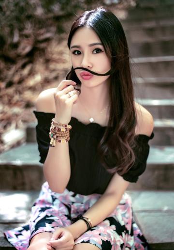 清纯气质美女校花