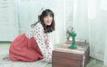 养眼气质美女高清桌面壁纸