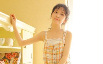 吊带长腿美女尤物高清电脑桌面壁纸