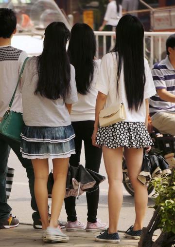 长沙大学城街拍美女学生