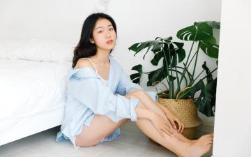 性感美女慵懒迷人床上图片桌面壁纸