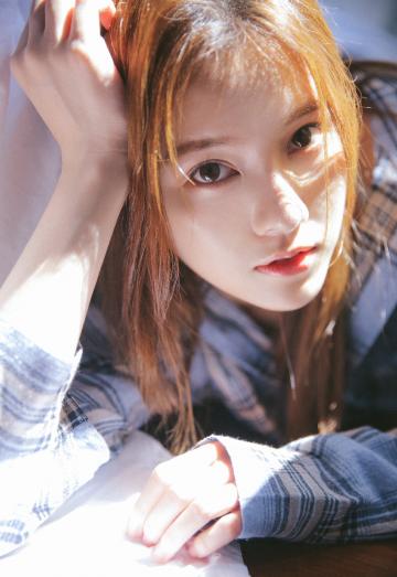 高颜值美女模特细长美腿衬衣美女写真