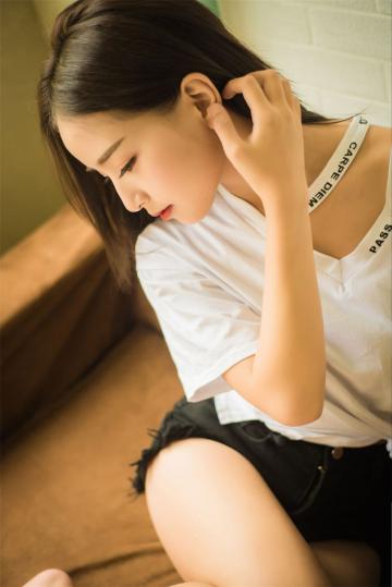 江文文清冷气质写真