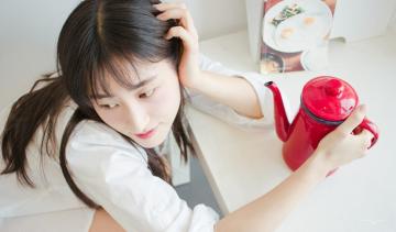 简约白衬衣 清新少女私房照大秀美腿