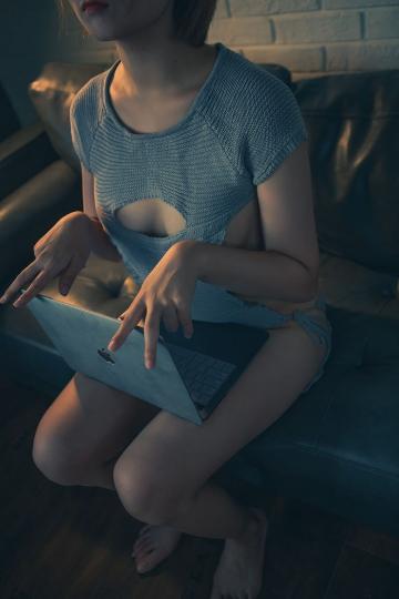 性感萌妹内衣秀