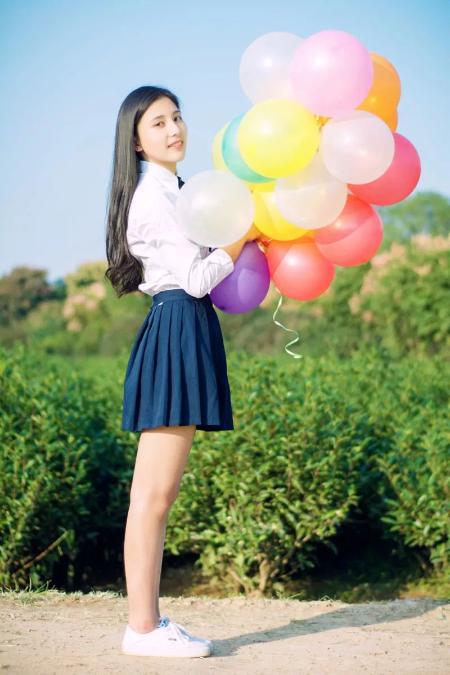 长发美女汽球外拍