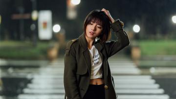 气质短发美女街拍高清桌面壁纸