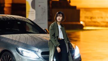 气质短发美女街拍高清桌面壁纸