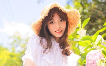 粉色甜美少女高清桌面壁纸