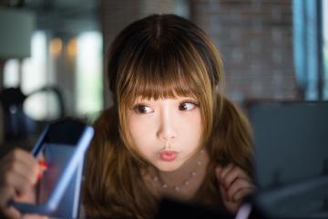 90后童颜女神杨伊