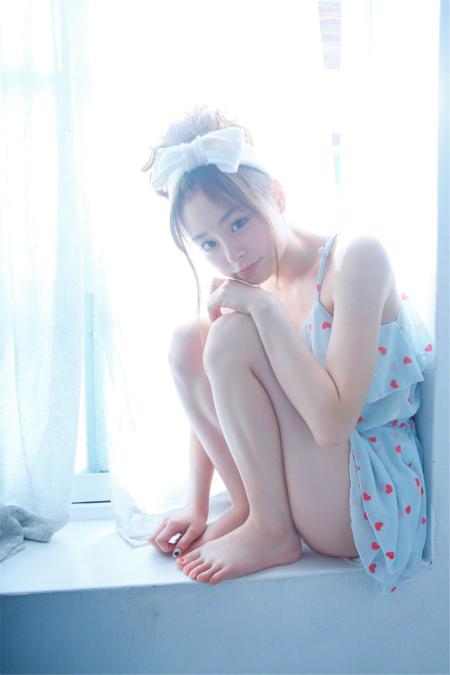 日本19岁清纯少女佐藤麗奈小清新私房摄影
