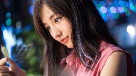 甜美可爱美女