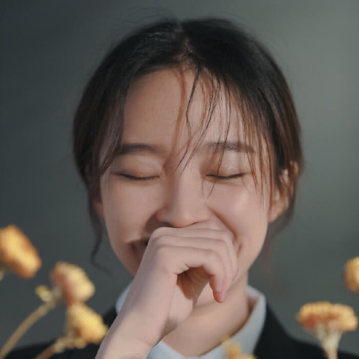 深秋超A女头像：我对你的喜欢藏不住了